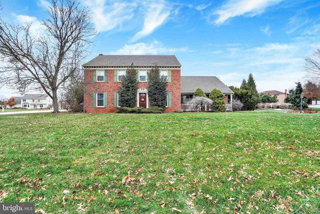 2035 PARKTON LN, York, PA 17408