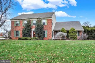 2035 PARKTON LN, York, PA 17408