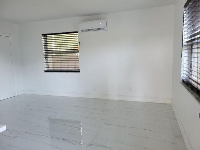 1300 NW 4th Avenue B, Fort Lauderdale, FL 33311