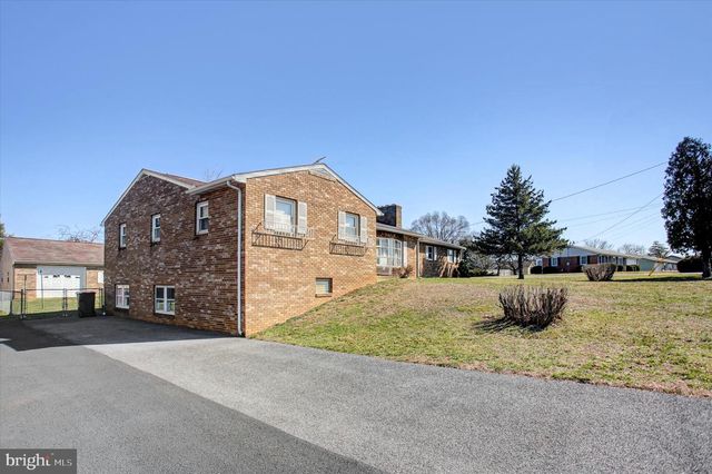 1343 SECOND AVENUE, Chambersburg, PA 17202