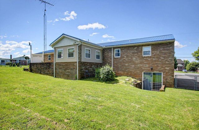 1343 SECOND AVENUE, Chambersburg, PA 17202