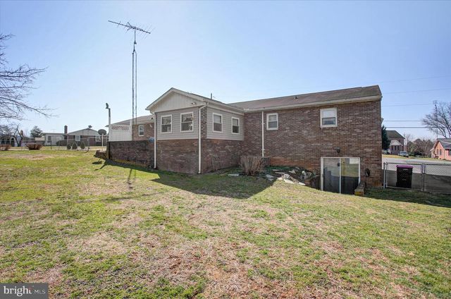 1343 SECOND AVENUE, Chambersburg, PA 17202