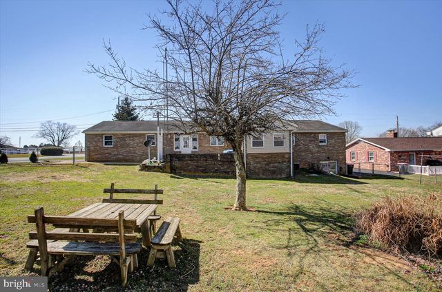 1343 SECOND AVENUE, Chambersburg, PA 17202