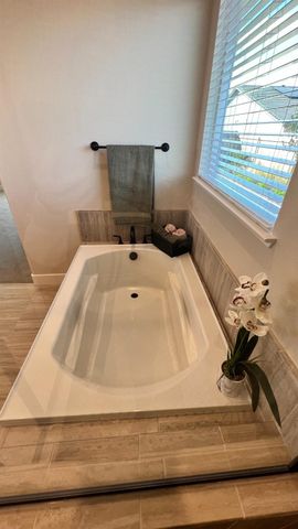 1030 Meadowlands Dr, Oakdale, CA 95361