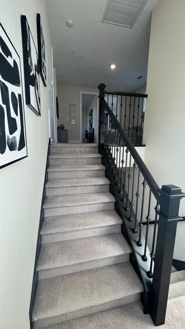 1030 Meadowlands Dr, Oakdale, CA 95361