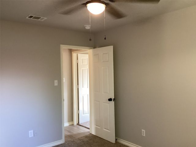 415 Cross Cut Drive, Arlington, TX 76018