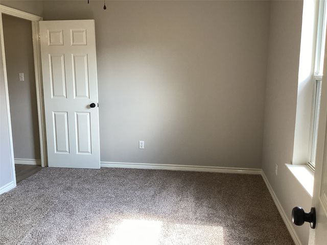 415 Cross Cut Drive, Arlington, TX 76018