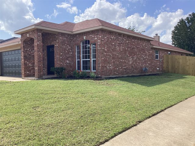 415 Cross Cut Drive, Arlington, TX 76018
