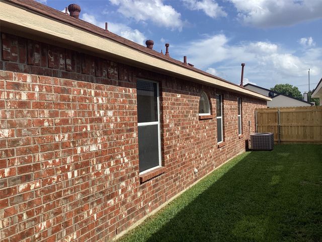 415 Cross Cut Drive, Arlington, TX 76018