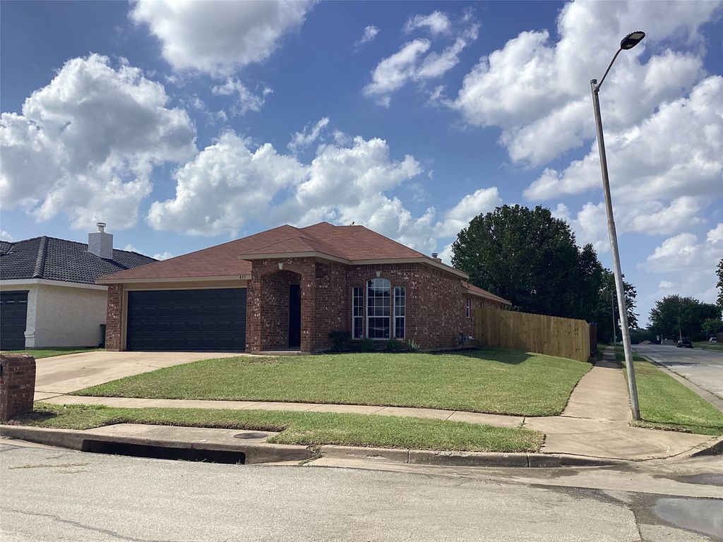 415 Cross Cut Drive, Arlington, TX 76018