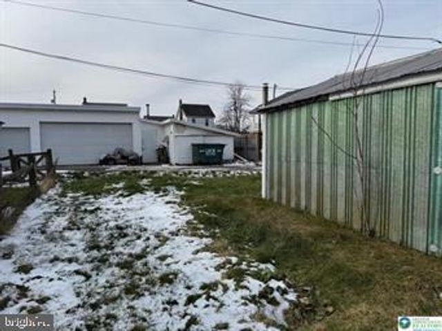 14 CHAPEL DR, Hamburg, PA 19526