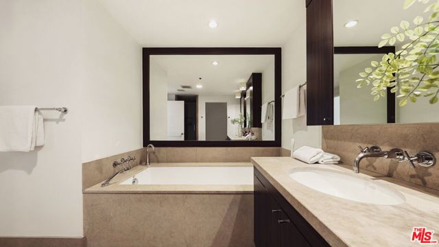 1040 4th Street 405, Santa Monica, CA 90403