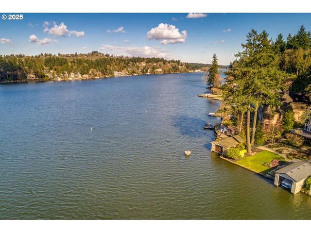 17035 WESTVIEW Dr, Lake Oswego, OR 97034