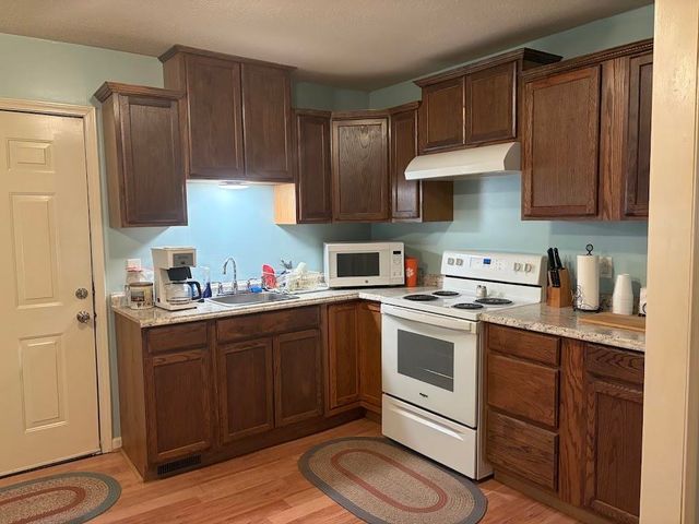 410 E Nott St, Gaffney, SC 29340
