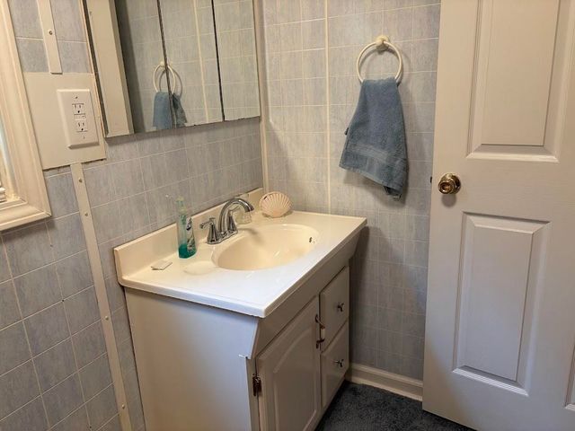 410 E Nott St, Gaffney, SC 29340