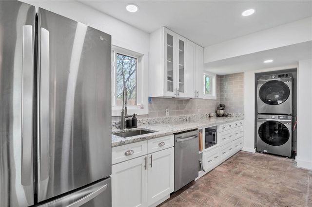 2001 Iroquois LN, Austin, TX 78741