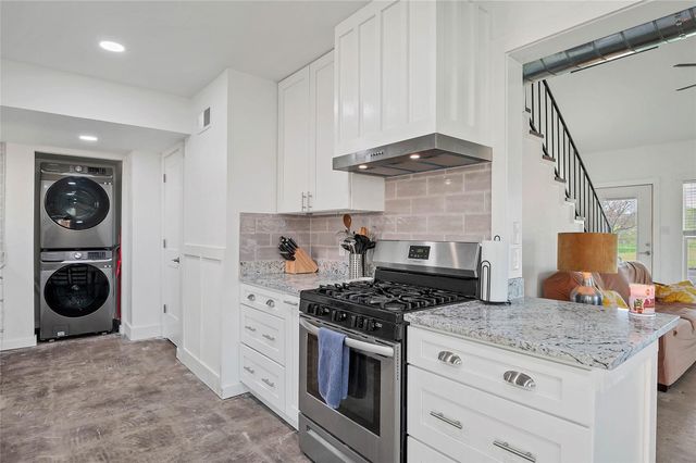 2001 Iroquois LN, Austin, TX 78741