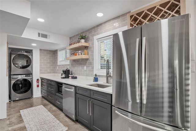 2001 Iroquois LN, Austin, TX 78741