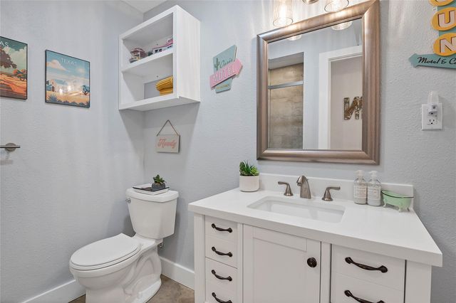 2001 Iroquois LN, Austin, TX 78741