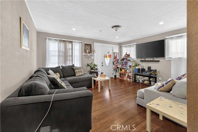 5710 Ruthelen, Los Angeles, CA 90062