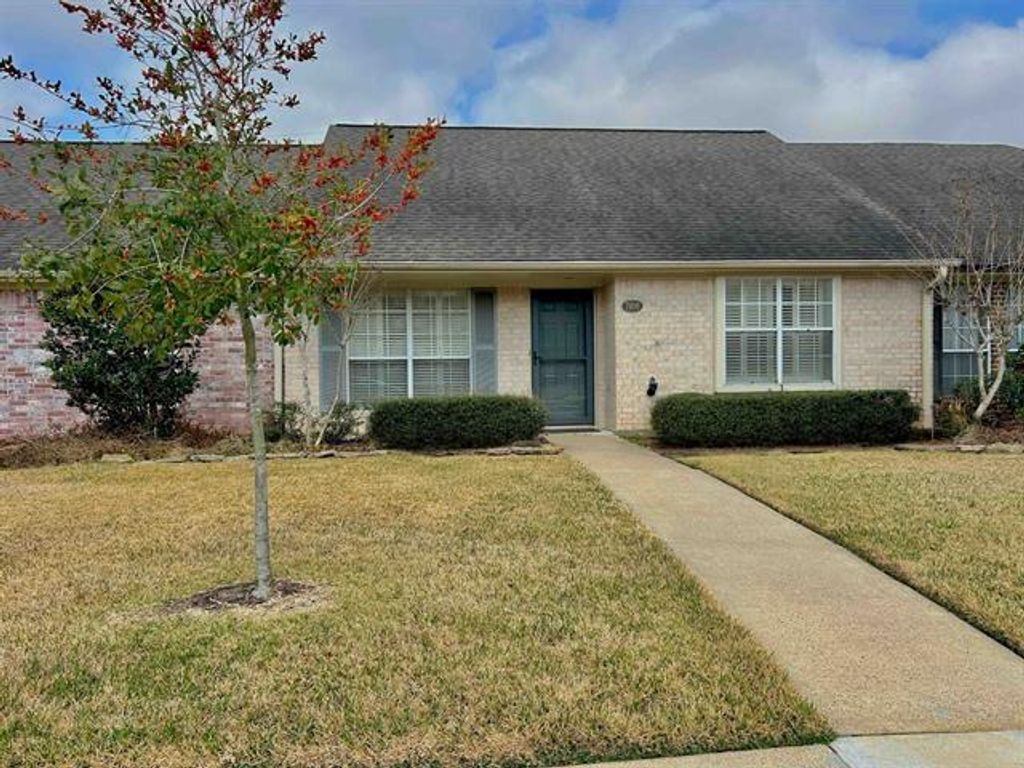 7936 Pecan Drive, Beaumont, TX 77713