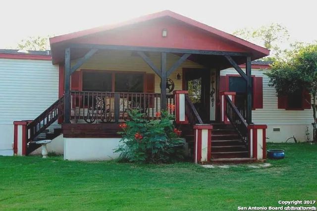 307 Homeridge, La Vernia, TX 78121