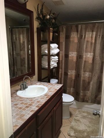 307 Homeridge, La Vernia, TX 78121