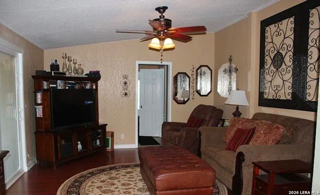 307 Homeridge, La Vernia, TX 78121