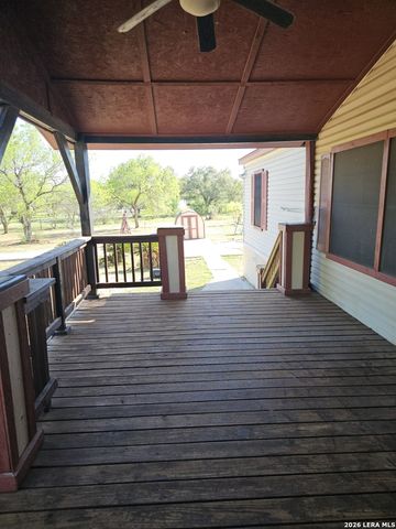 307 Homeridge, La Vernia, TX 78121