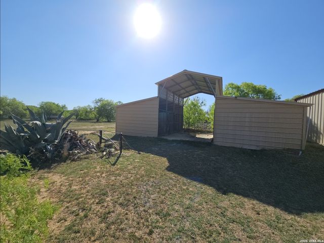 307 Homeridge, La Vernia, TX 78121