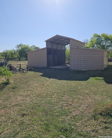 307 Homeridge, La Vernia, TX 78121