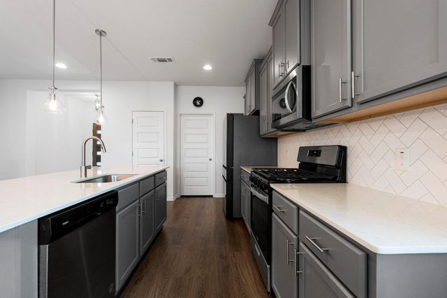 167 Dogvane CIR, Kyle, TX 78640
