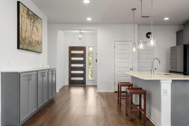 167 Dogvane CIR, Kyle, TX 78640