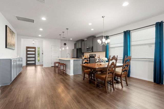 167 Dogvane CIR, Kyle, TX 78640