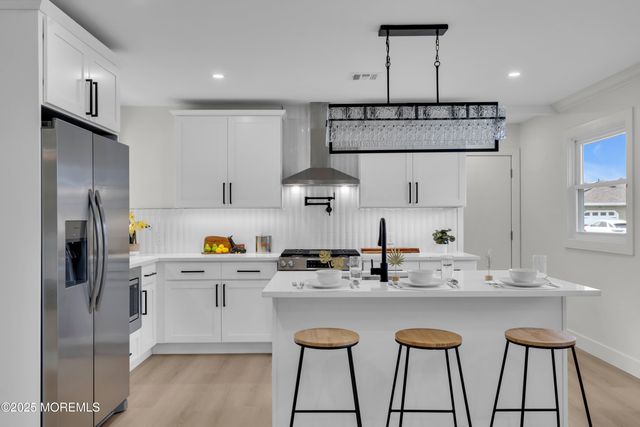 8 Kinsale Street, Toms River, NJ 08757