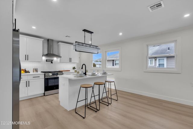 8 Kinsale Street, Toms River, NJ 08757