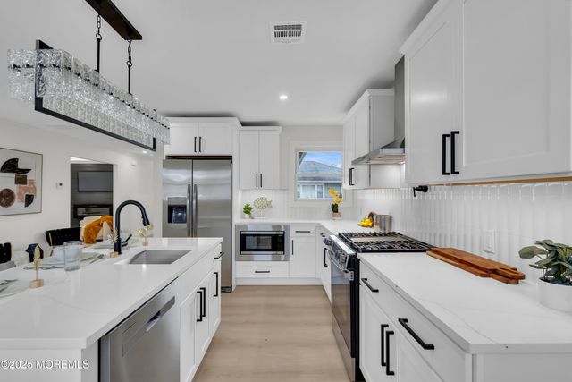 8 Kinsale Street, Toms River, NJ 08757