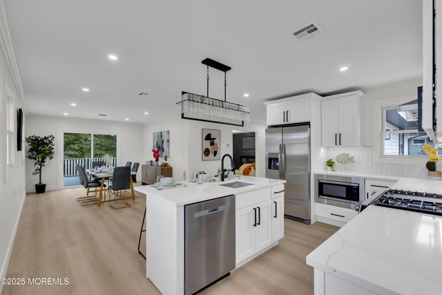 8 Kinsale Street, Toms River, NJ 08757