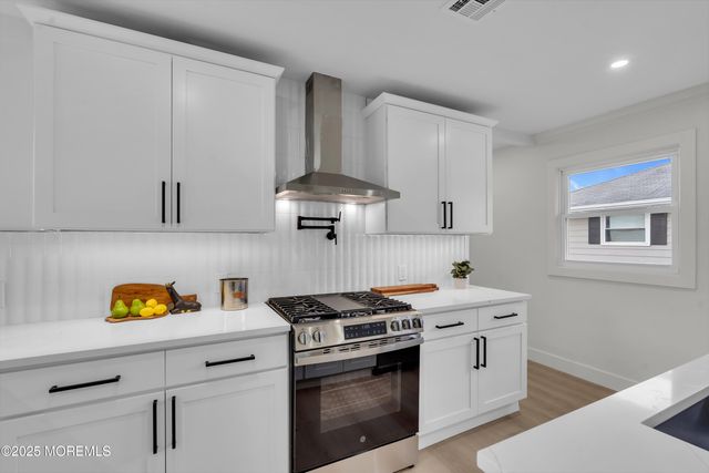 8 Kinsale Street, Toms River, NJ 08757