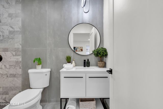 8 Kinsale Street, Toms River, NJ 08757