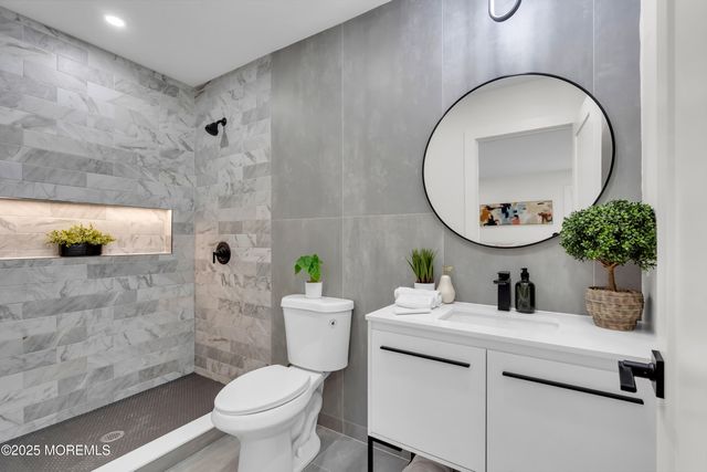 8 Kinsale Street, Toms River, NJ 08757