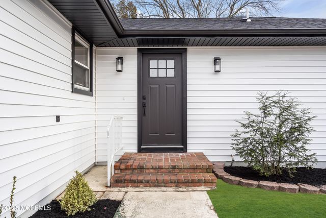 8 Kinsale Street, Toms River, NJ 08757