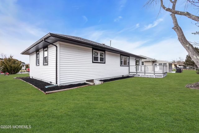 8 Kinsale Street, Toms River, NJ 08757