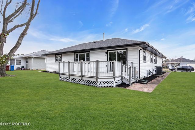 8 Kinsale Street, Toms River, NJ 08757