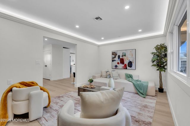 8 Kinsale Street, Toms River, NJ 08757