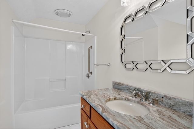 19 Intervale Farm Ln, Northborough, MA 01532