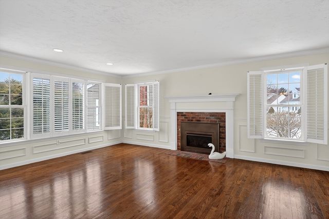 19 Intervale Farm Ln, Northborough, MA 01532