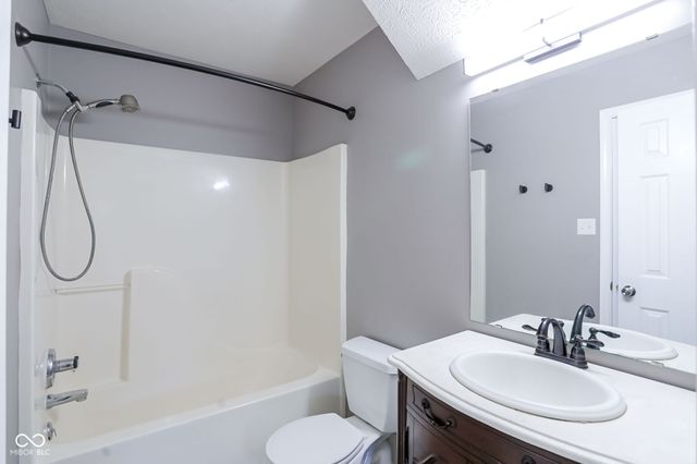 3955 Pebble Beach Drive, Franklin, IN 46131
