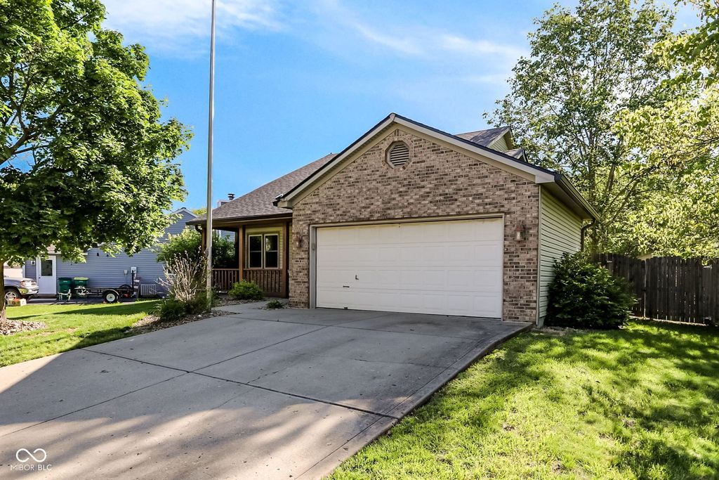 3955 Pebble Beach Drive, Franklin, IN 46131
