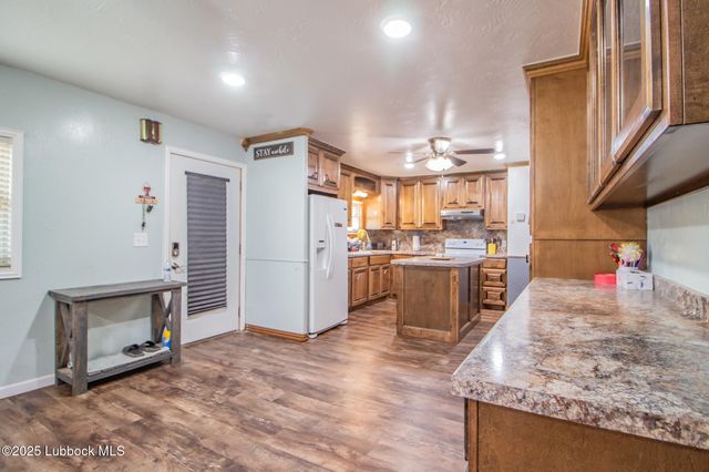 1319 N Cedar Street, Brownfield, TX 79316